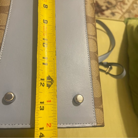 New Coach Handbag - Picture 11 of 12